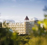 Deep Blue Hotel  Hot Springs - Foster Accommodation
