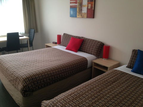 Beachcomber Motel & Apartments - Foster Accommodation 34