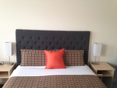 Beachcomber Motel & Apartments - Foster Accommodation 37