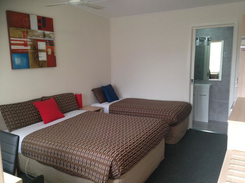 Beachcomber Motel & Apartments - Foster Accommodation 33