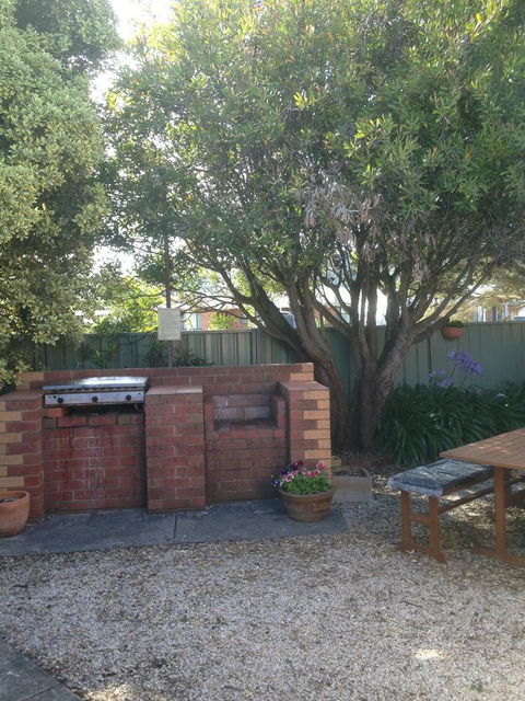 Beachcomber Motel & Apartments - Foster Accommodation 22