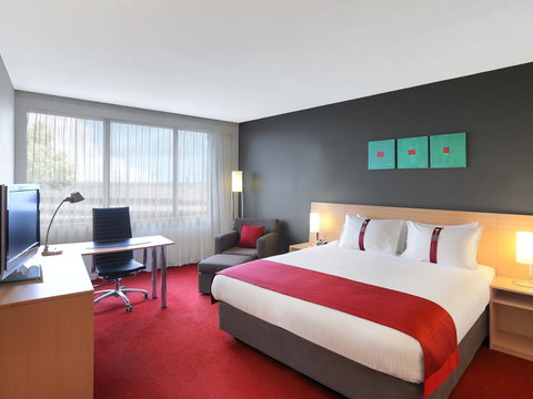 Holiday Inn Melbourne Airport, An IHG Hotel - Foster Accommodation 1