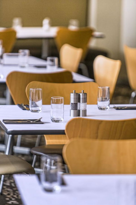 Holiday Inn Melbourne Airport, An IHG Hotel - Foster Accommodation 6