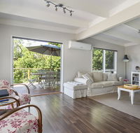 Blairgowrie Bella - light filled home with great deck - Foster Accommodation