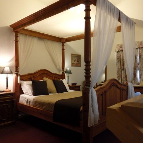 Bright Chalet - Foster Accommodation 2