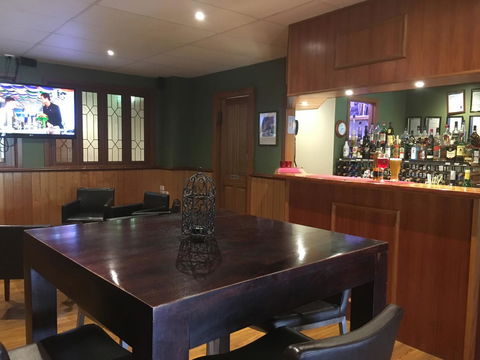 Bright Chalet - Foster Accommodation 18