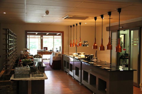 Bright Chalet - Foster Accommodation 8