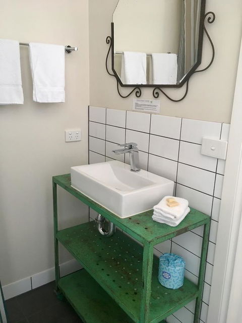 The Alexandra Hotel - Foster Accommodation 11