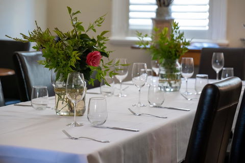 The Alexandra Hotel - Foster Accommodation 1