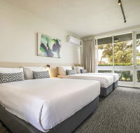 Nightcap at Seaford Hotel - Foster Accommodation