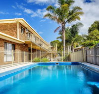 Allambi Holiday Apartments - Foster Accommodation