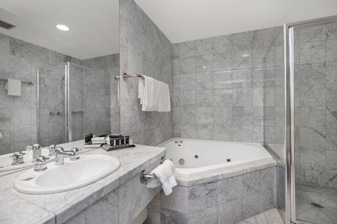 All Seasons Resort Hotel Bendigo - Foster Accommodation 7