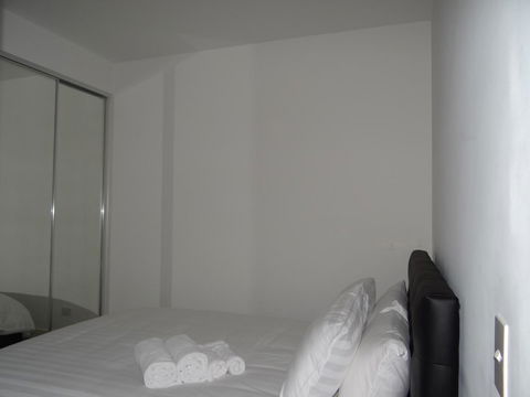 Amazing Accommodations: Vogue - Foster Accommodation 24