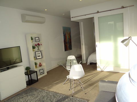 Amazing Accommodations: Vogue - Foster Accommodation 20
