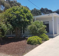 Island Escape - Foster Accommodation