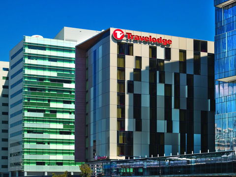 Travelodge Hotel Melbourne Docklands - Foster Accommodation 4