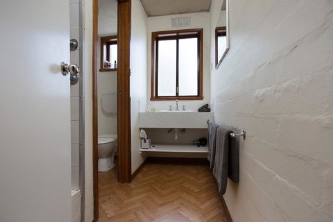 Eastern Beach Holiday Units - Foster Accommodation 4