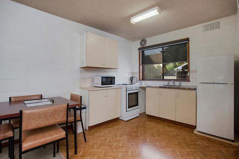 Eastern Beach Holiday Units - Foster Accommodation 3