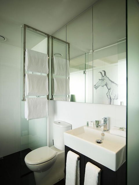 The Cullen Melbourne - Art Series - Foster Accommodation 6