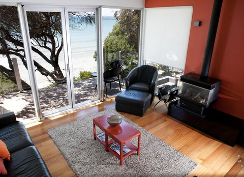 Battery Cove Beach Front Apartment - Foster Accommodation 11