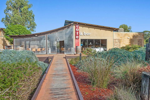 Rural 5 Star Villa\'s With Resort Amenities - Foster Accommodation 14