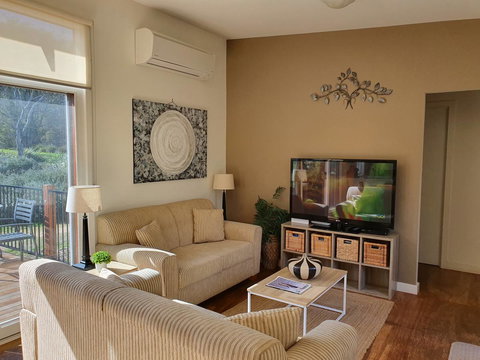 Rural 5 Star Villa\'s With Resort Amenities - Foster Accommodation 3