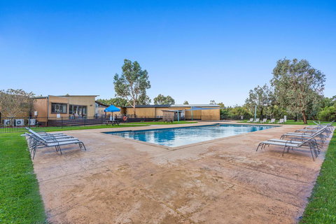 Rural 5 Star Villa\'s With Resort Amenities - Foster Accommodation 17