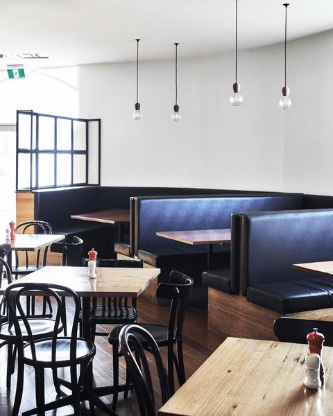 Plough Hotel - Foster Accommodation 13