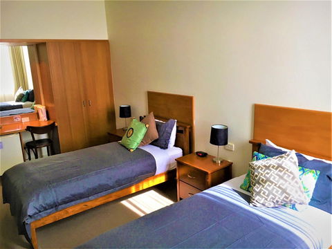 Plough Hotel - Foster Accommodation 8