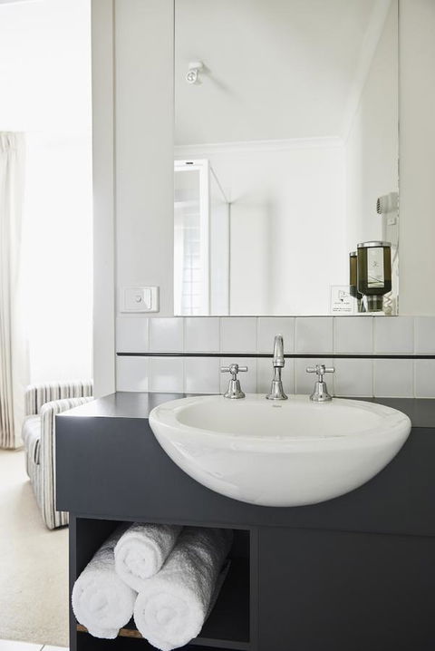 Plough Hotel - Foster Accommodation 11