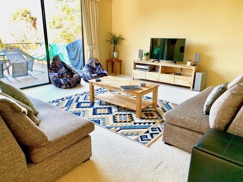 Valley View Lodge - Foster Accommodation 3