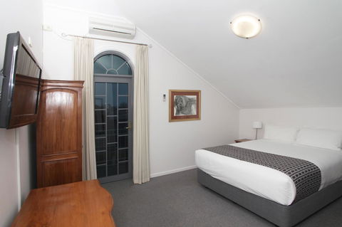 Quality Inn & Suites The Menzies - Foster Accommodation 28