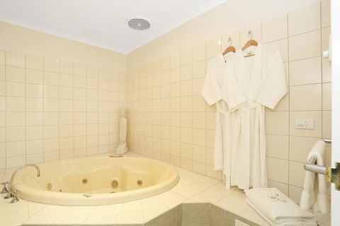 Quality Inn & Suites The Menzies - Foster Accommodation 35