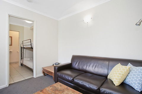 Quality Inn & Suites The Menzies - Foster Accommodation 29