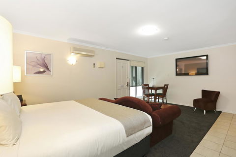 Quality Inn & Suites The Menzies - Foster Accommodation 38