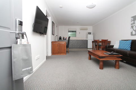 Quality Inn & Suites The Menzies - Foster Accommodation 40