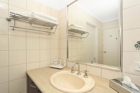 Quality Inn & Suites The Menzies - Foster Accommodation 32