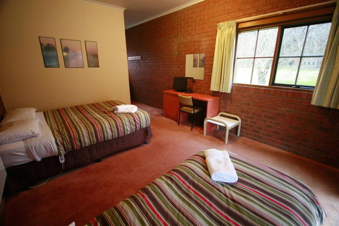 The Harrietville Snowline Hotel - Foster Accommodation 2