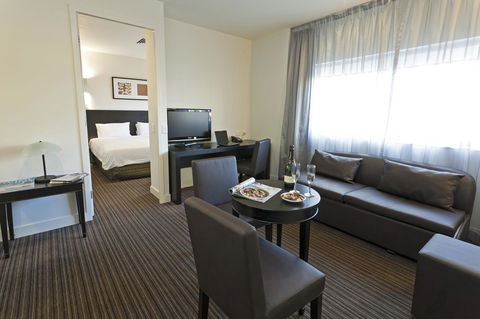 Causeway 353 Hotel - Foster Accommodation 10