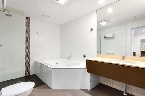 Quality Hotel Bayside Geelong - Foster Accommodation 21