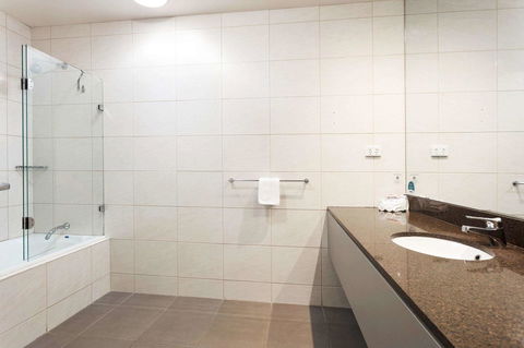 Quality Hotel Bayside Geelong - Foster Accommodation 11