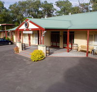 Sanctuary House Resort Motel - Foster Accommodation
