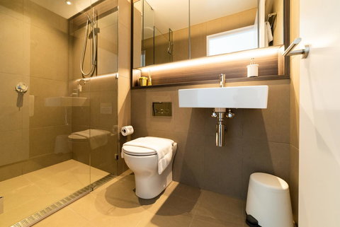 Melbourne Private Apartments - Collins Wharf Waterfront, Docklands - Foster Accommodation 43