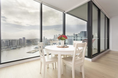 Melbourne Private Apartments - Collins Wharf Waterfront, Docklands - Foster Accommodation 26