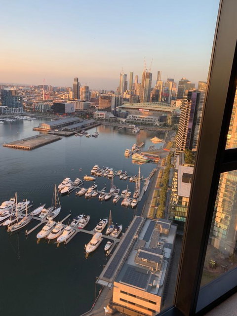Melbourne Private Apartments - Collins Wharf Waterfront, Docklands - Foster Accommodation 10