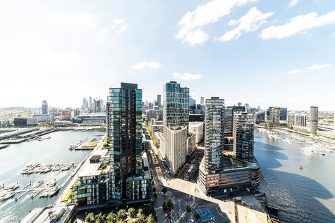 Melbourne Private Apartments - Collins Wharf Waterfront, Docklands - Foster Accommodation 1