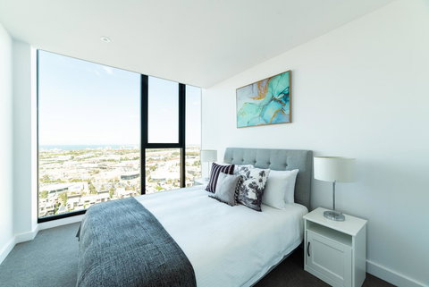 Melbourne Private Apartments - Collins Wharf Waterfront, Docklands - Foster Accommodation 9