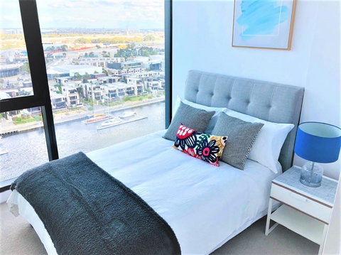 Melbourne Private Apartments - Collins Wharf Waterfront, Docklands - Foster Accommodation 16