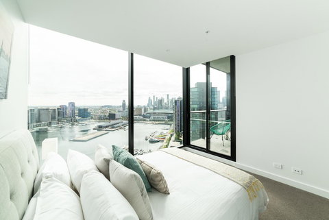 Melbourne Private Apartments - Collins Wharf Waterfront, Docklands - Foster Accommodation 0
