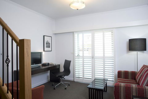 Alto Hotel On Bourke - Foster Accommodation 24
